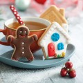 Decora Gingerbread Man & House cookie cutter